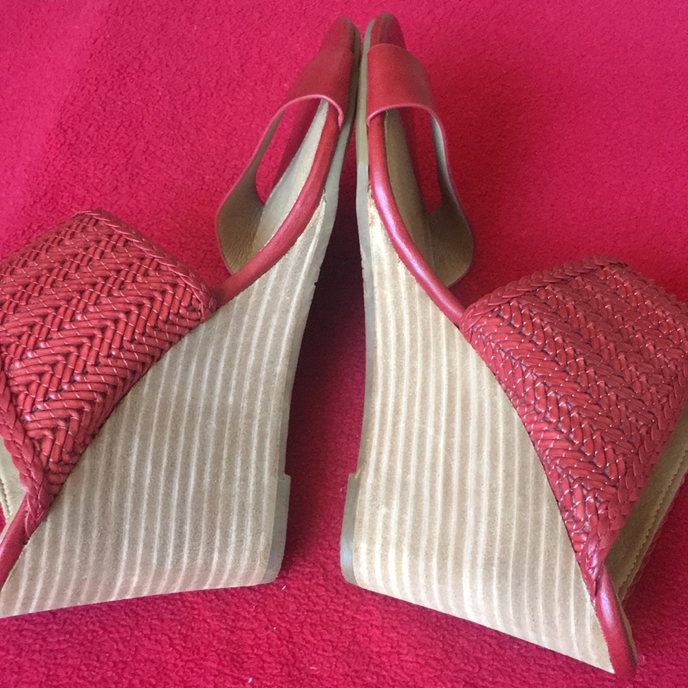 Report Size 6 Shoes - Picture 3 of 5
